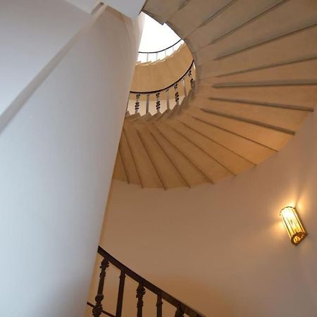 Queen Verona Luxury Apartment Buitenkant foto