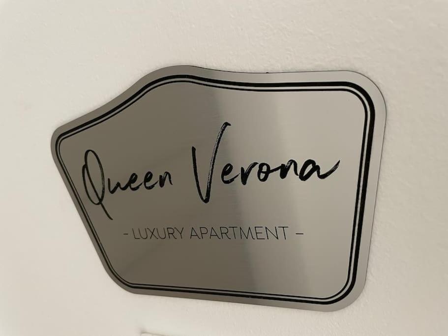 Queen Verona Luxury Apartment Buitenkant foto
